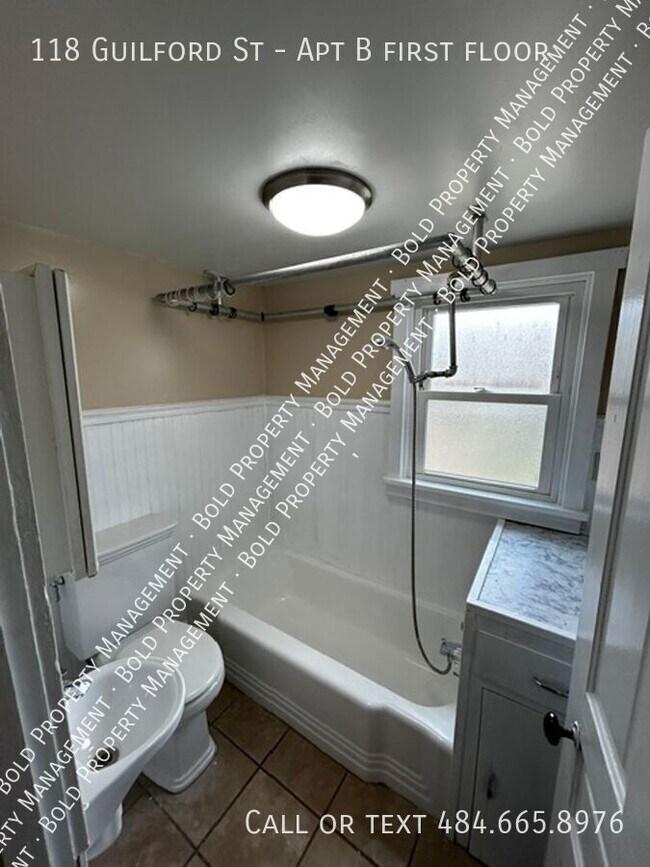 Building Photo - 118 Guilford St