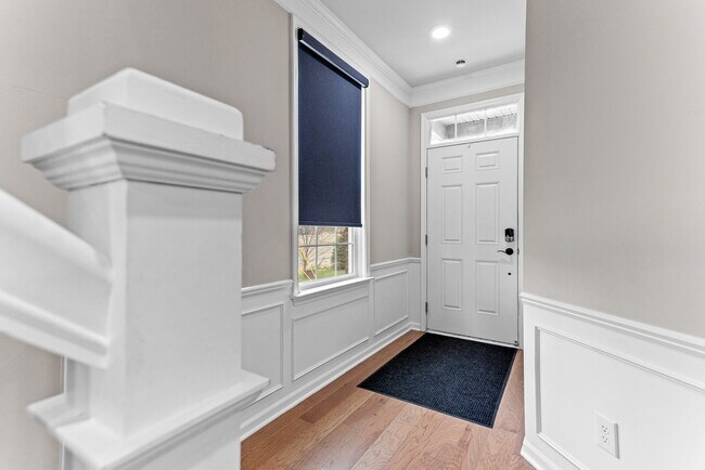Building Photo - 1675 Addison Cir