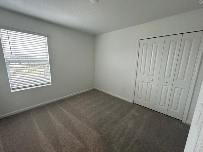 Building Photo - 5680 Portico Pl