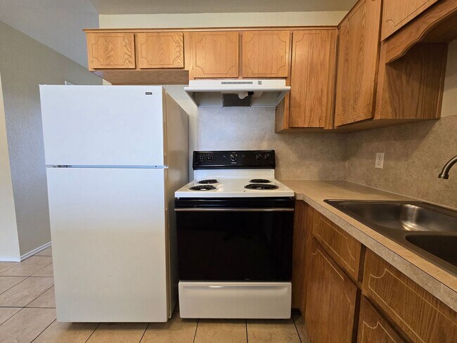 Building Photo - 4005 Nadine Dr