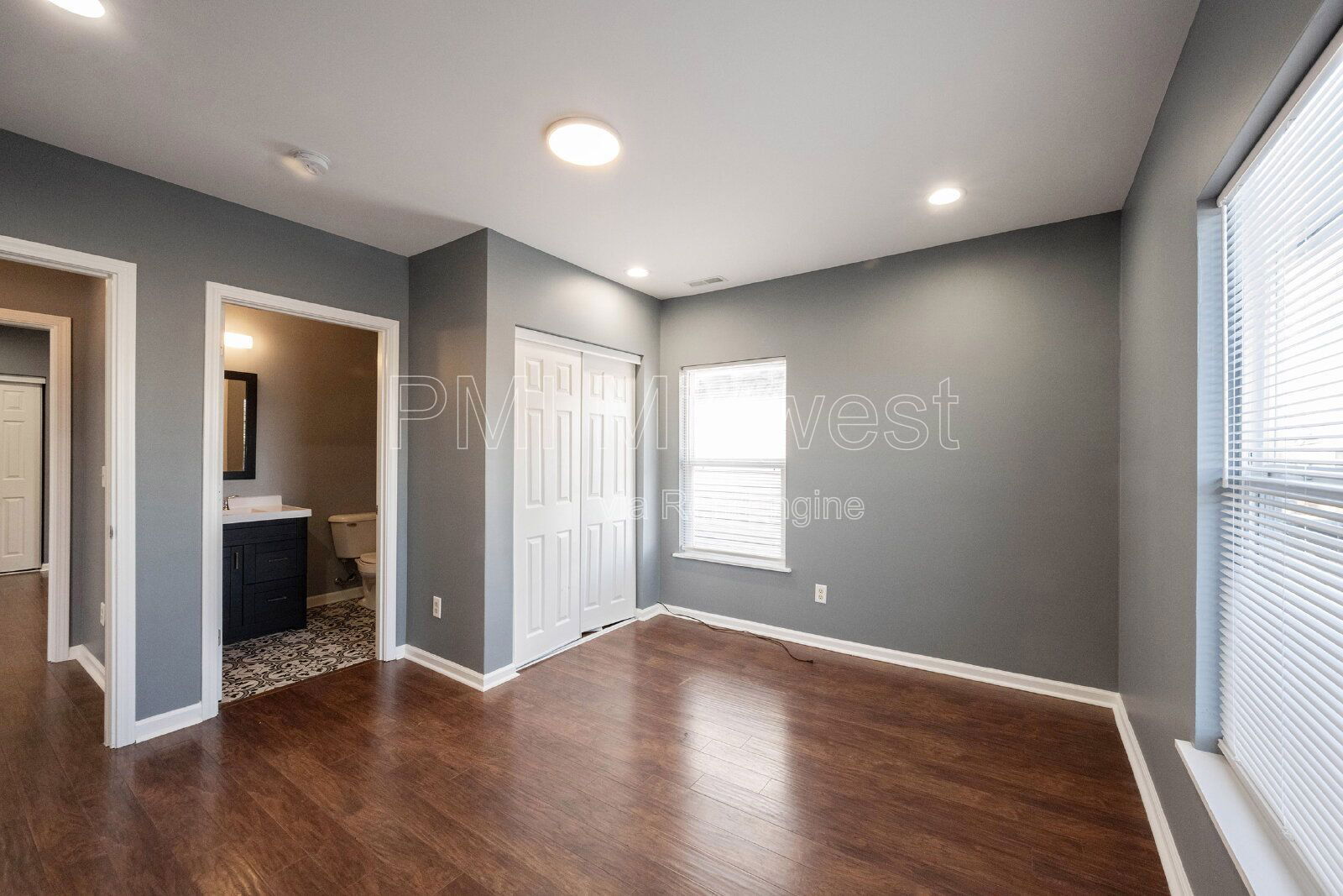 Building Photo - 3157 E Washington St