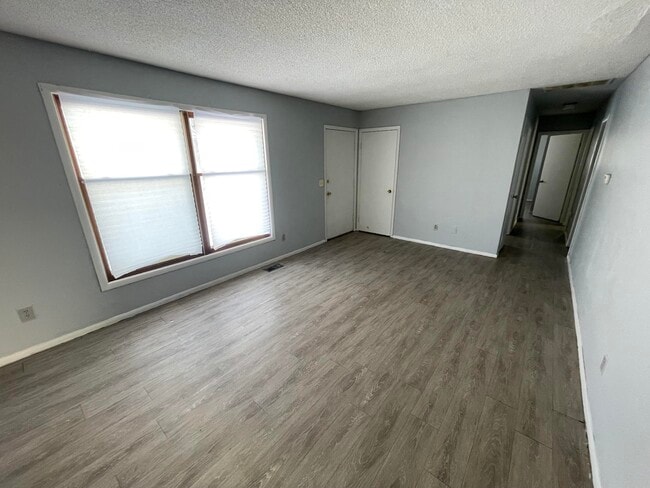 Building Photo - 924 Blueridge-