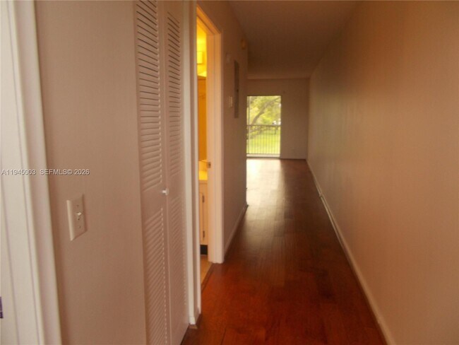 Building Photo - 1400 SW 124th Terrace