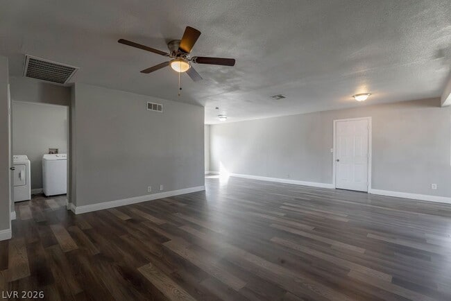 Building Photo - 1501 N Tonopah Dr