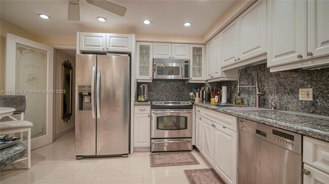 Building Photo - 3500 Galt Ocean Dr