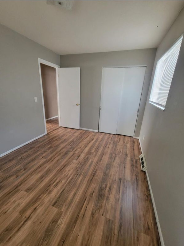 Building Photo - 953 Fries Ave