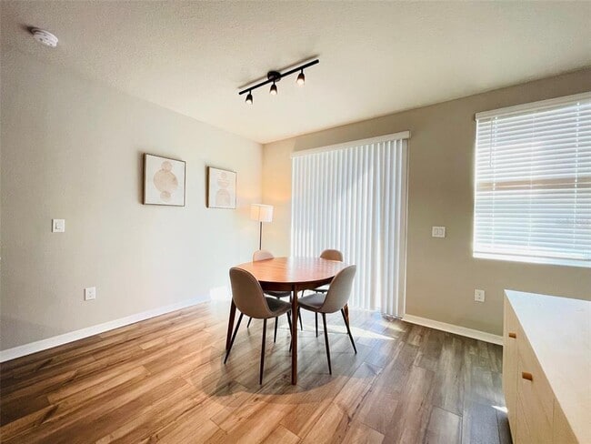 Building Photo - 2023 Harebell Ln