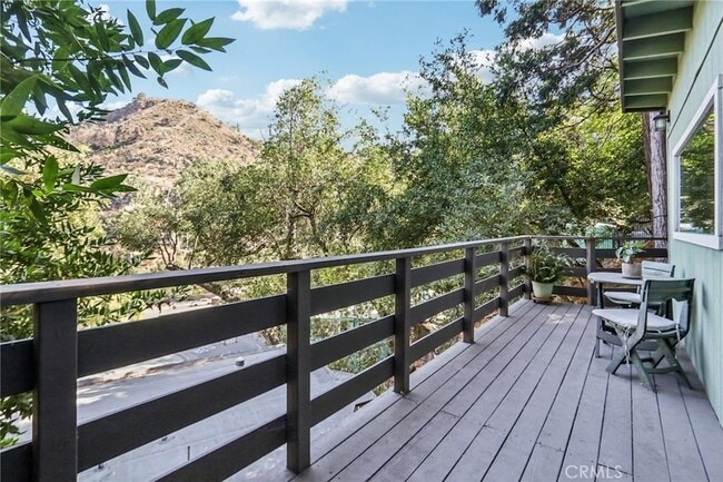 Building Photo - 432 Fernwood Pacific Dr