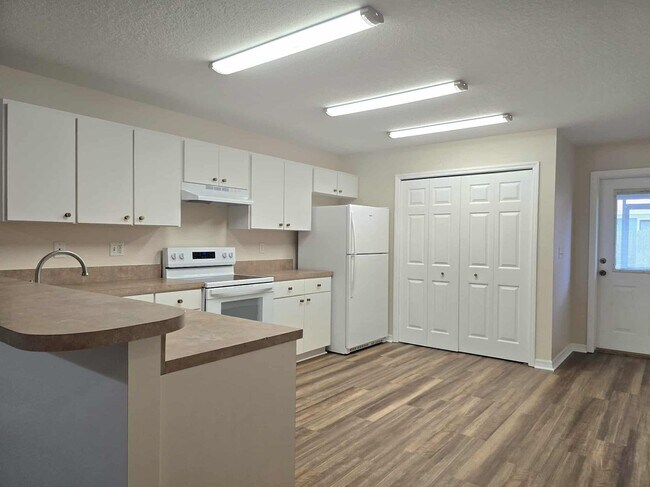 Building Photo - Beautifully Updated Home in Central Bartow...