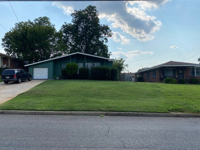 Building Photo - 1104 Goldwire St SW