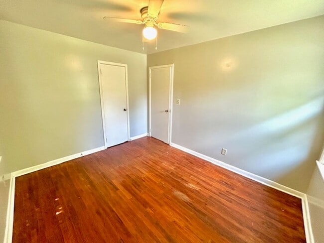 Building Photo - Cozy & Convenient Living on Fay Street – Great Location!