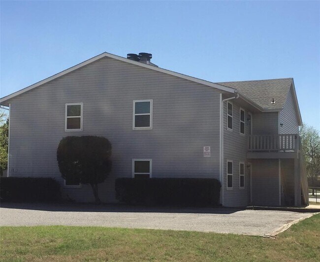 Primary Photo - 309 Falcon Ct