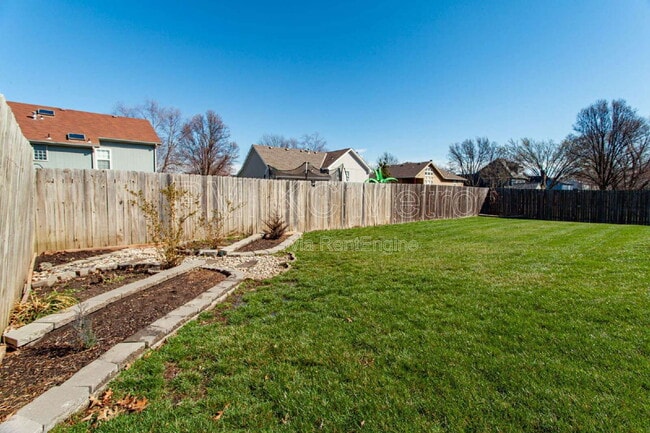 Building Photo - 824 SE 11 Terrace