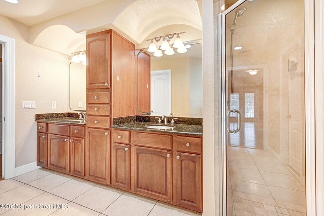 Building Photo - 1795 Noel Pl