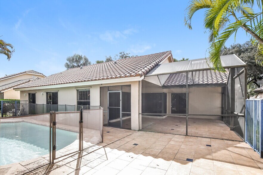 Building Photo - 10361 NW 18th Dr