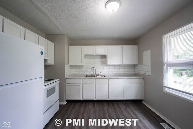 Building Photo - 4939 Katherine Dr