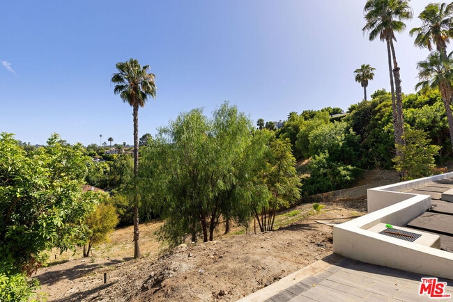 Building Photo - 16838 Oak View Dr