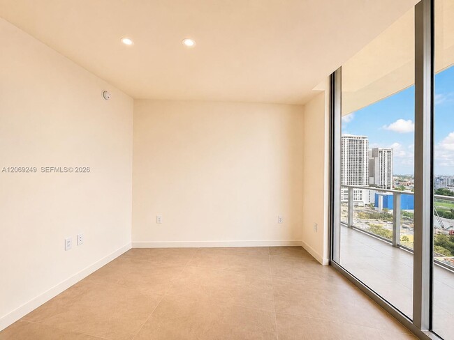 Building Photo - 1400 Biscayne Blvd