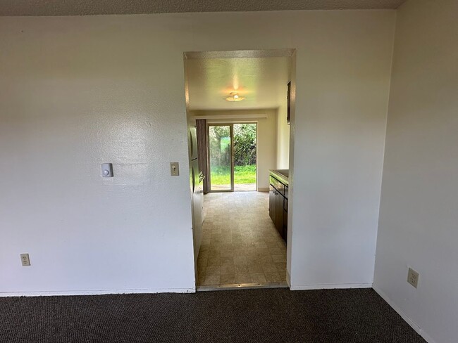 Building Photo - Remodeled & Modern Living in a Vibrant Tac...