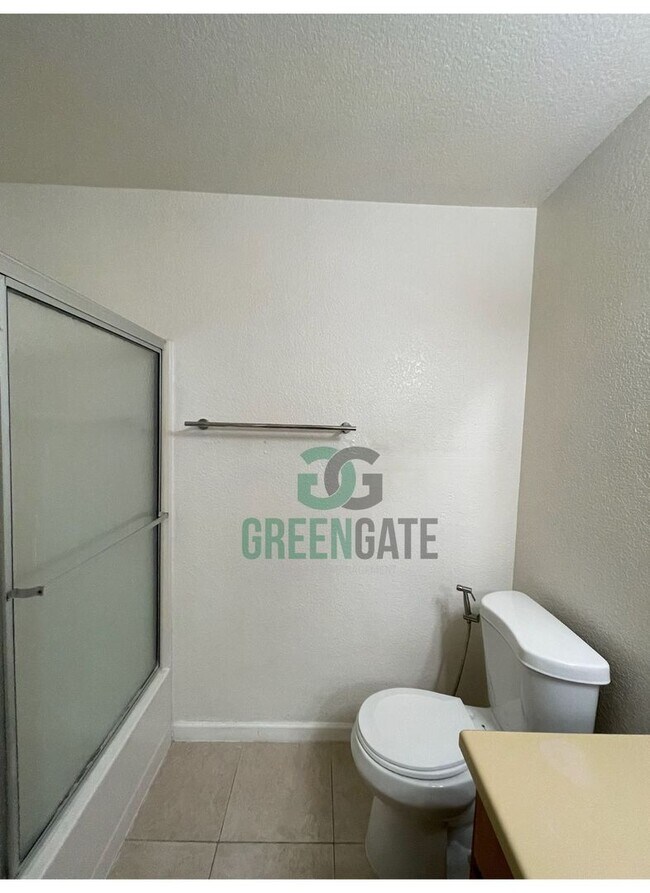 Building Photo - 177-179 Manzanita Lane