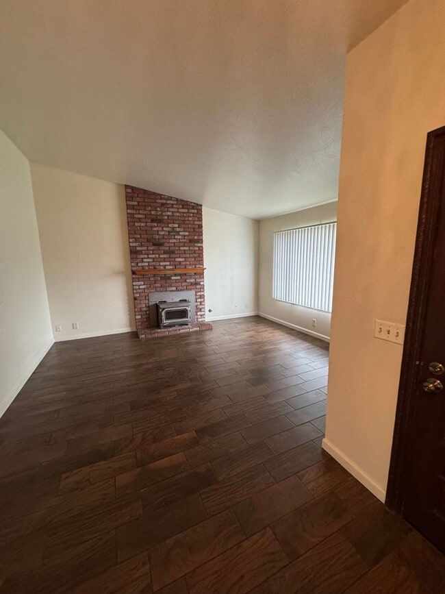 Building Photo - 1107 Wimbledon Dr