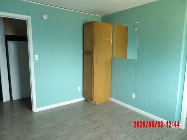Building Photo - 3 bedroom house