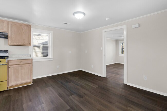 Building Photo - 211 Lawson St