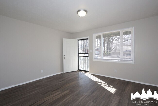 Building Photo - 1832 S Sutton Dr