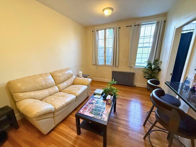 Primary Photo - 97 W Cedar St