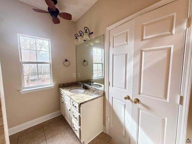 Building Photo - 200 Vining Way