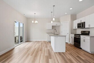 Building Photo - Brand New 3 Bedroom Townhome in Washington