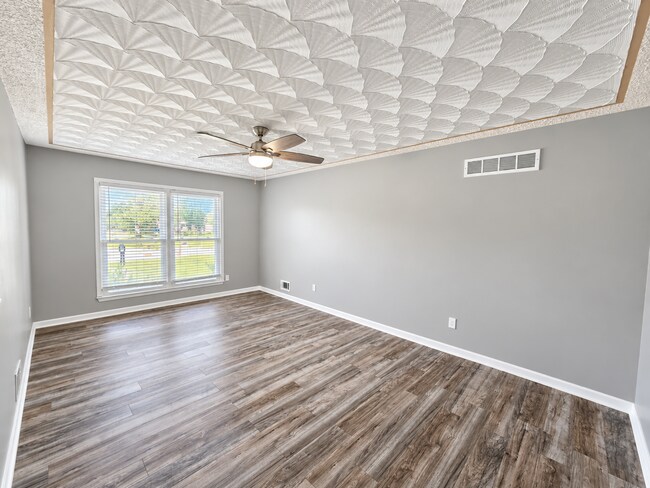 Building Photo - 5501 Landcross Dr