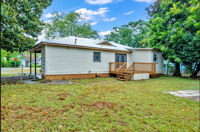 Building Photo - 1725 Mims St SW