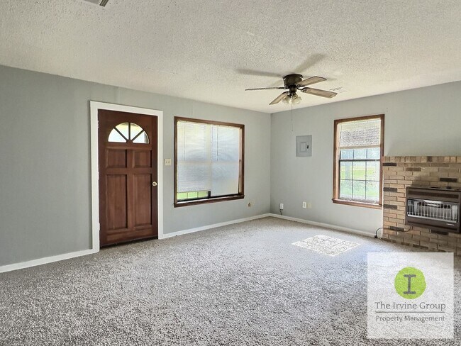 Building Photo - 3 Bed, 2 Full Bath - Country Charm with Modern Updates Near Prattville and Maxwell AFB