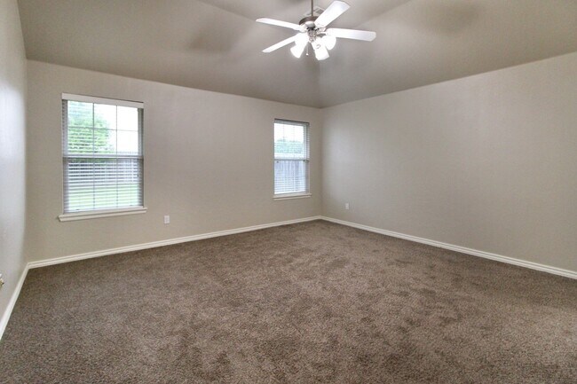 Building Photo - 2111 Scissortail Landing Dr