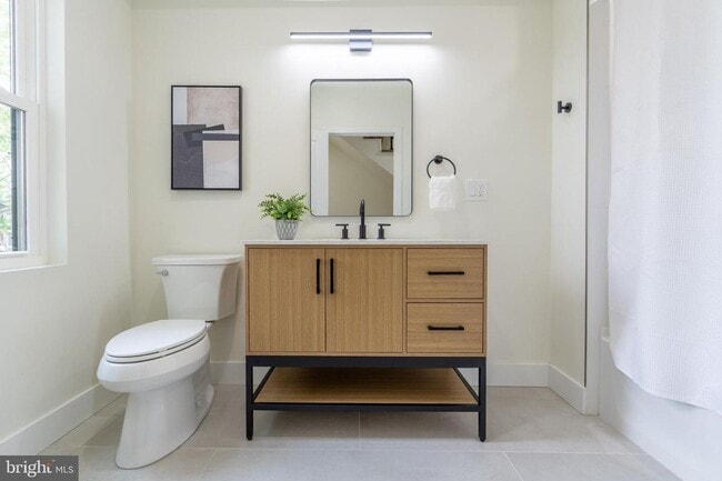 Building Photo - WOW brand new with Deck