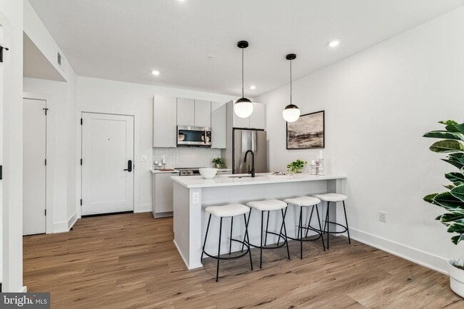 Building Photo - 139 W Chelten Ave