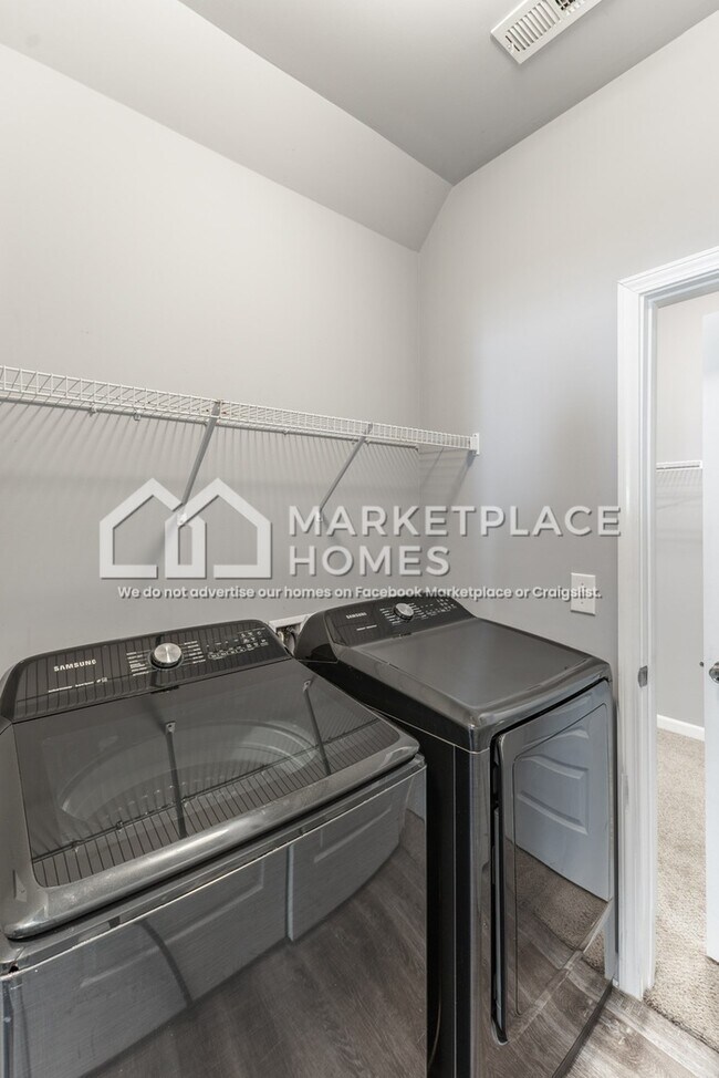 Building Photo - 101 Edmund Cir