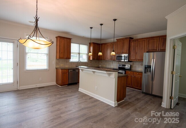 Building Photo - 247 Montibello Dr