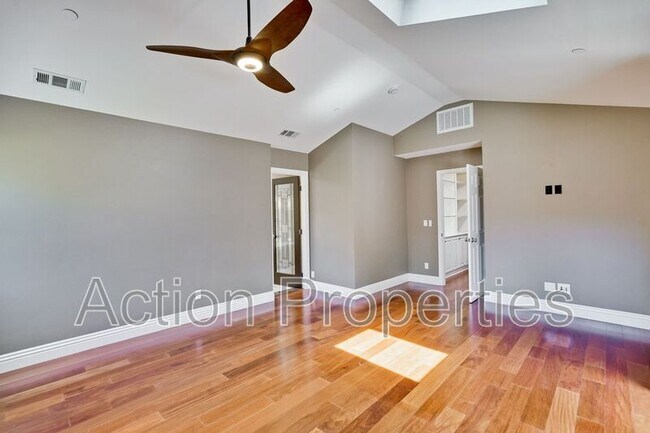 Building Photo - 1754 Granger Ave
