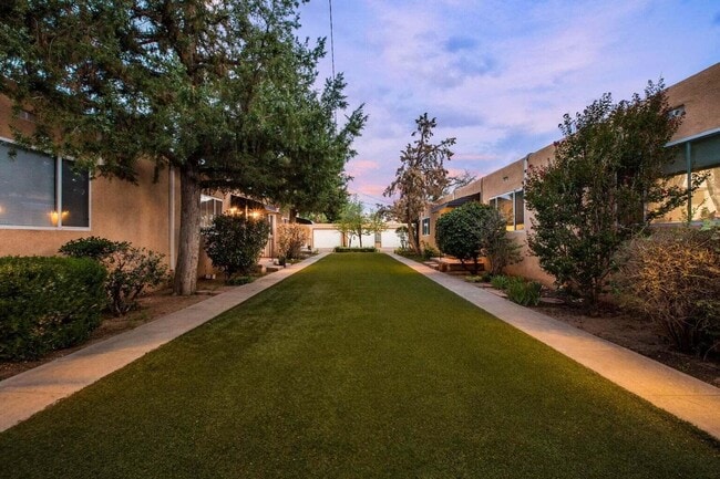 Building Photo - 358 Pueblo Solano Rd NW