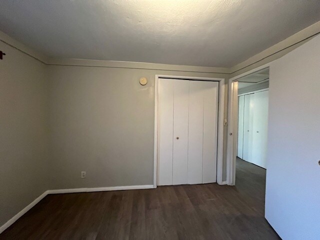 Building Photo - 608 E 4th St