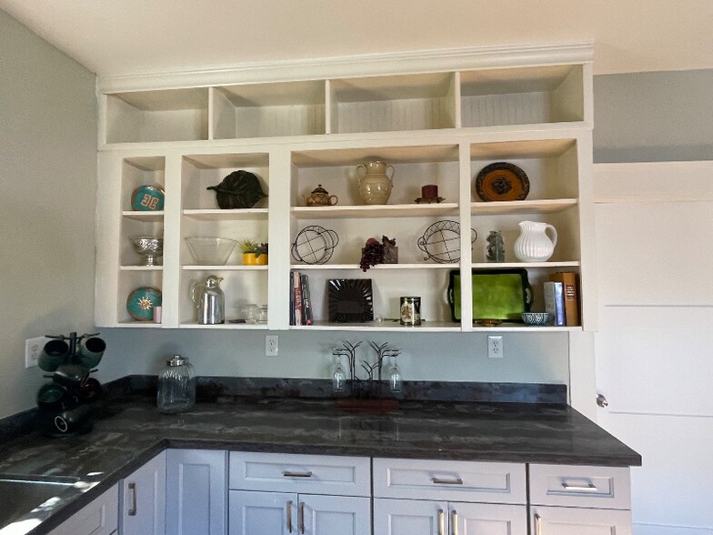 Building Photo - 1127 Elgin St