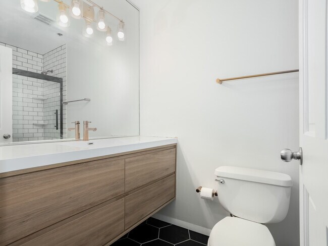 Building Photo - 2300 W Wabansia Ave