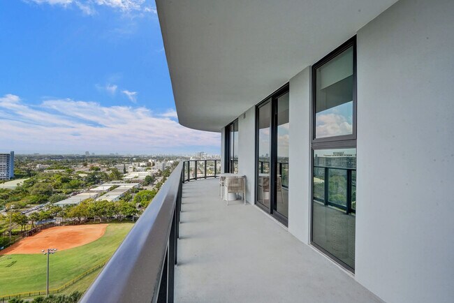 Building Photo - 580 72nd St