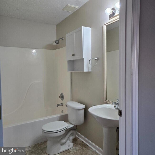 Building Photo - 129 Brookland Terrace