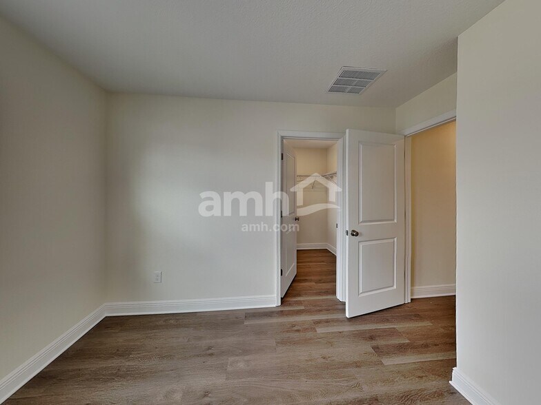 Building Photo - 1530 Blue Nile Pt