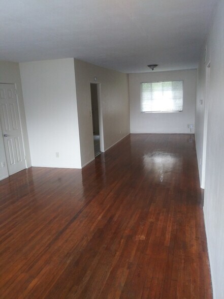 Building Photo - 2139 Spring Park Rd