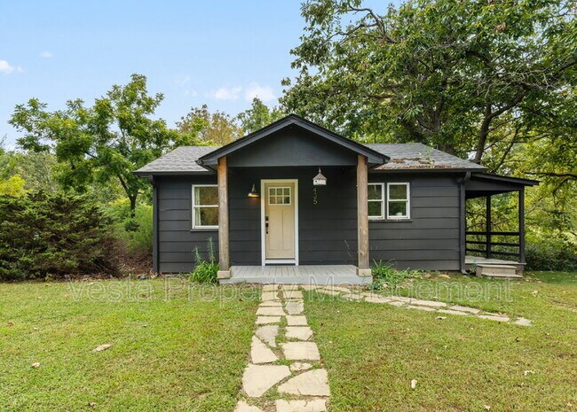 Building Photo - 435 Reems Creek Rd