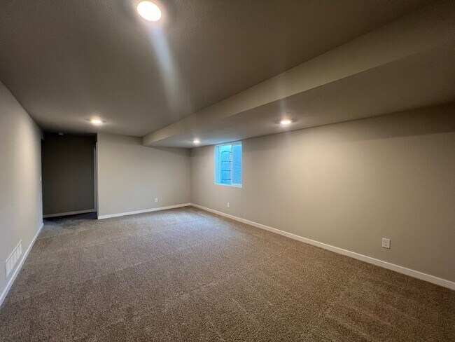 Building Photo - 1283 NW Williamsburg Ln